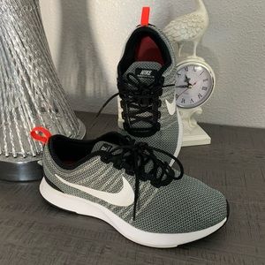 NIKE Dualtone Racer Women’s Black PaleGray Women’s Running Shoes 6…